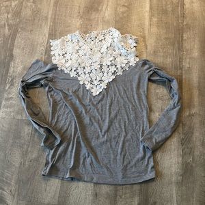 Off the shoulder lace detail, shirt, size large